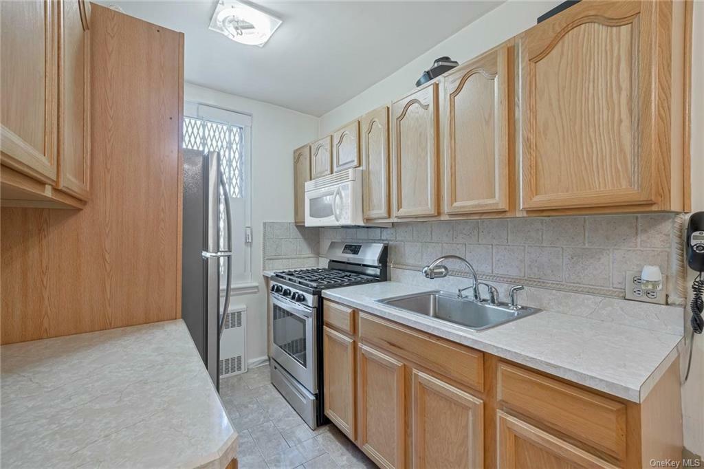 Property Photo:  3555 Kings College Place 5F  NY 10467 