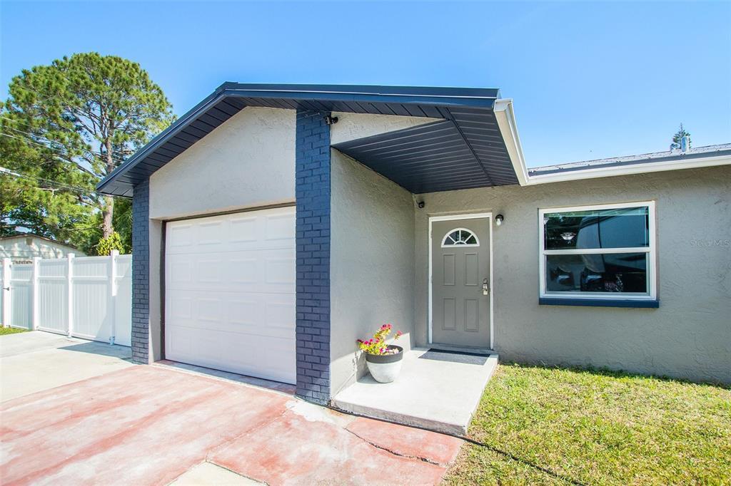 Property Photo: 6775 88th Avenue N FL 33782