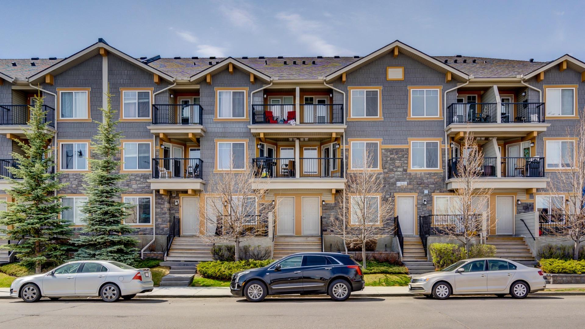 Property Photo: 6, 21 McKenzie Towne Gate SE 6 AB T2Z 0C5