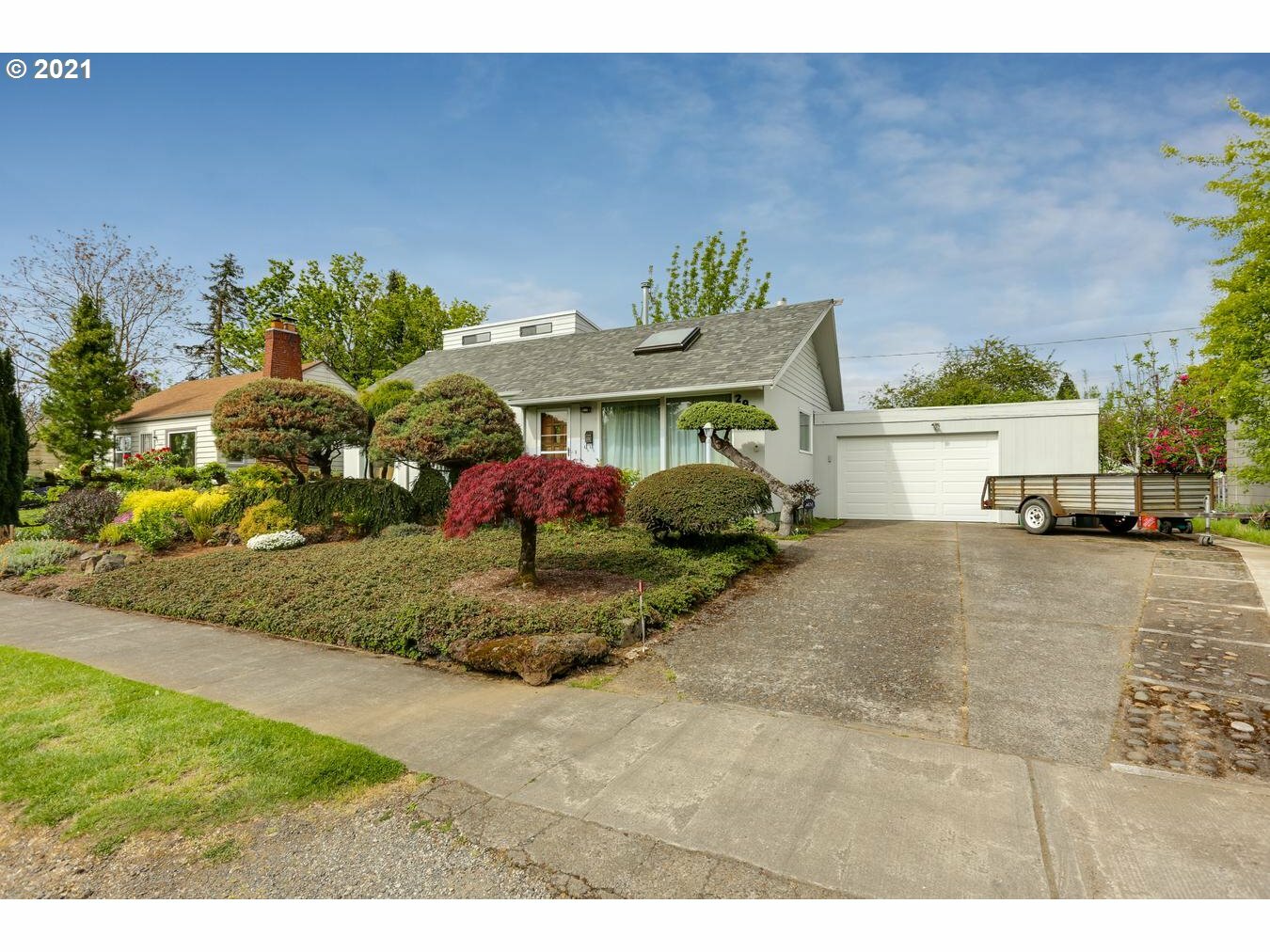 Property Photo:  2939 SE 76th Ave  OR 97206 