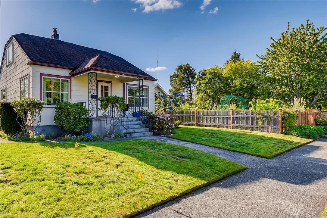 Property Photo: 5918 S Park Ave WA 98408