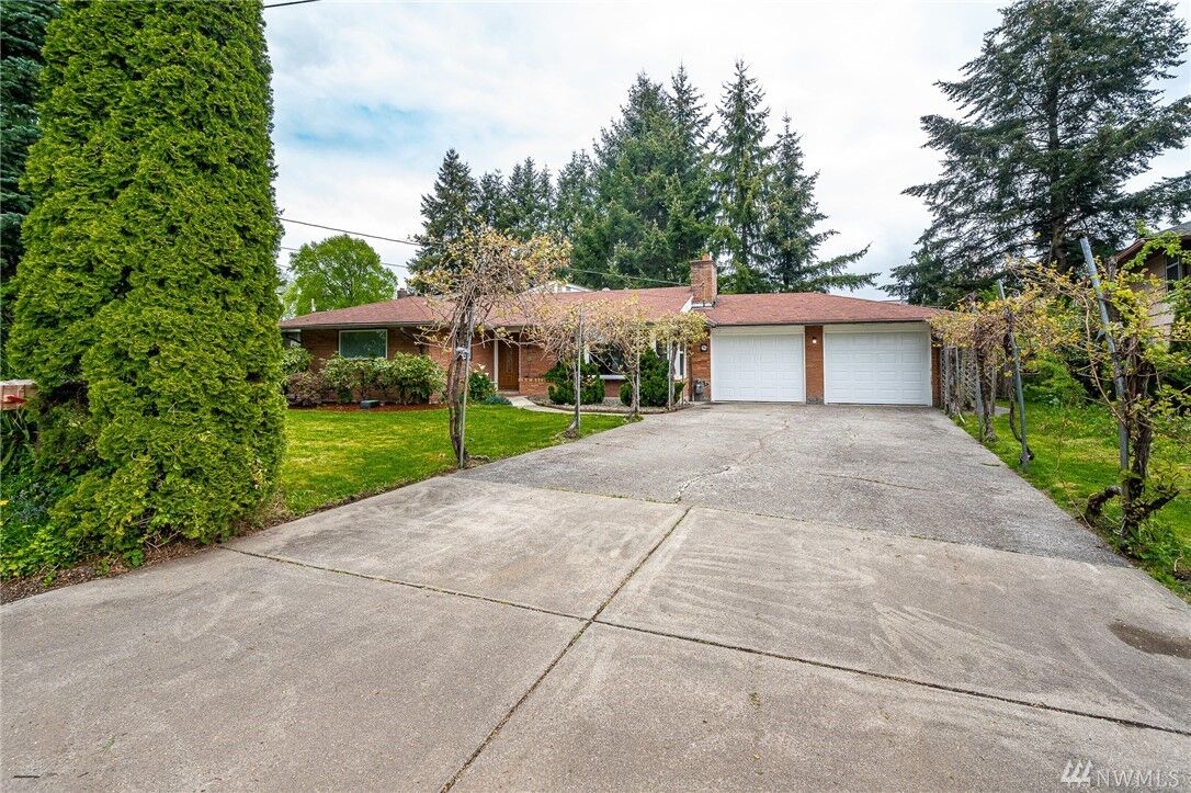 Property Photo:  1019 Alder St  WA 98531 