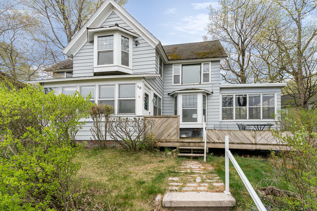 Property Photo:  10 Edwards Avenue  MI 49417 