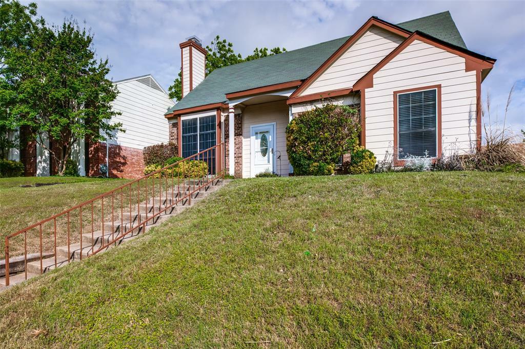 Property Photo: 2213 Villawood Lane TX 75040