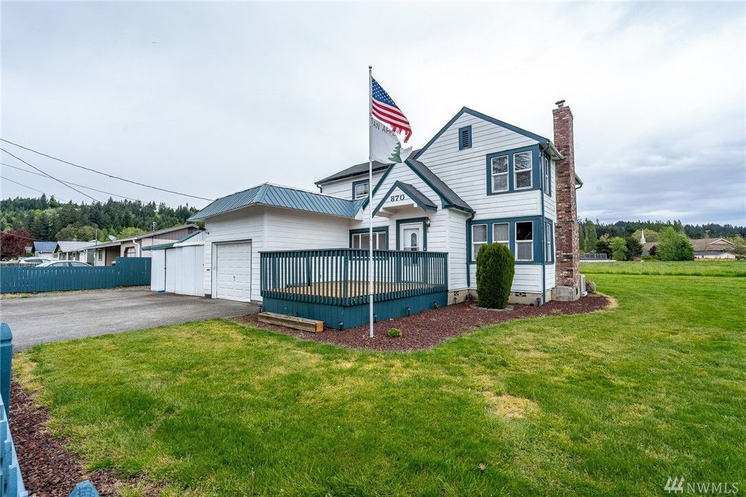 Property Photo:  870 SW 21st  WA 98532 