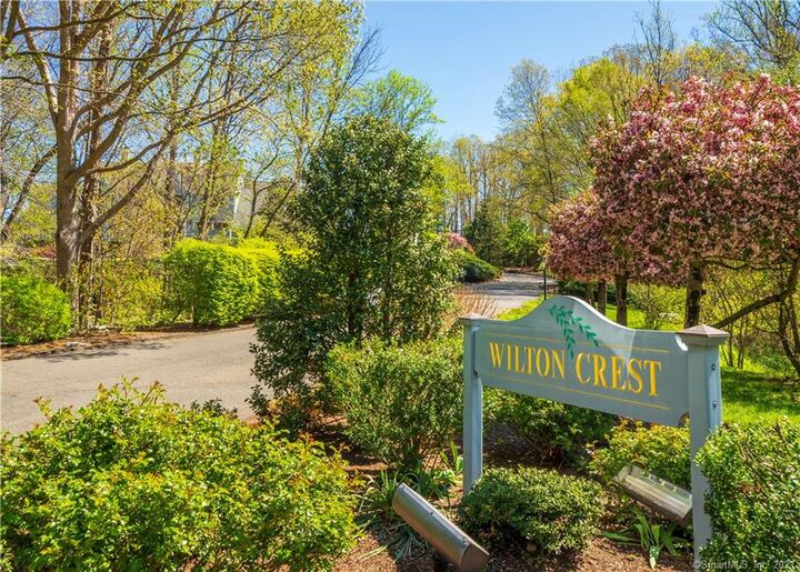 19 Wilton Crest 19  Wilton CT 06897 photo