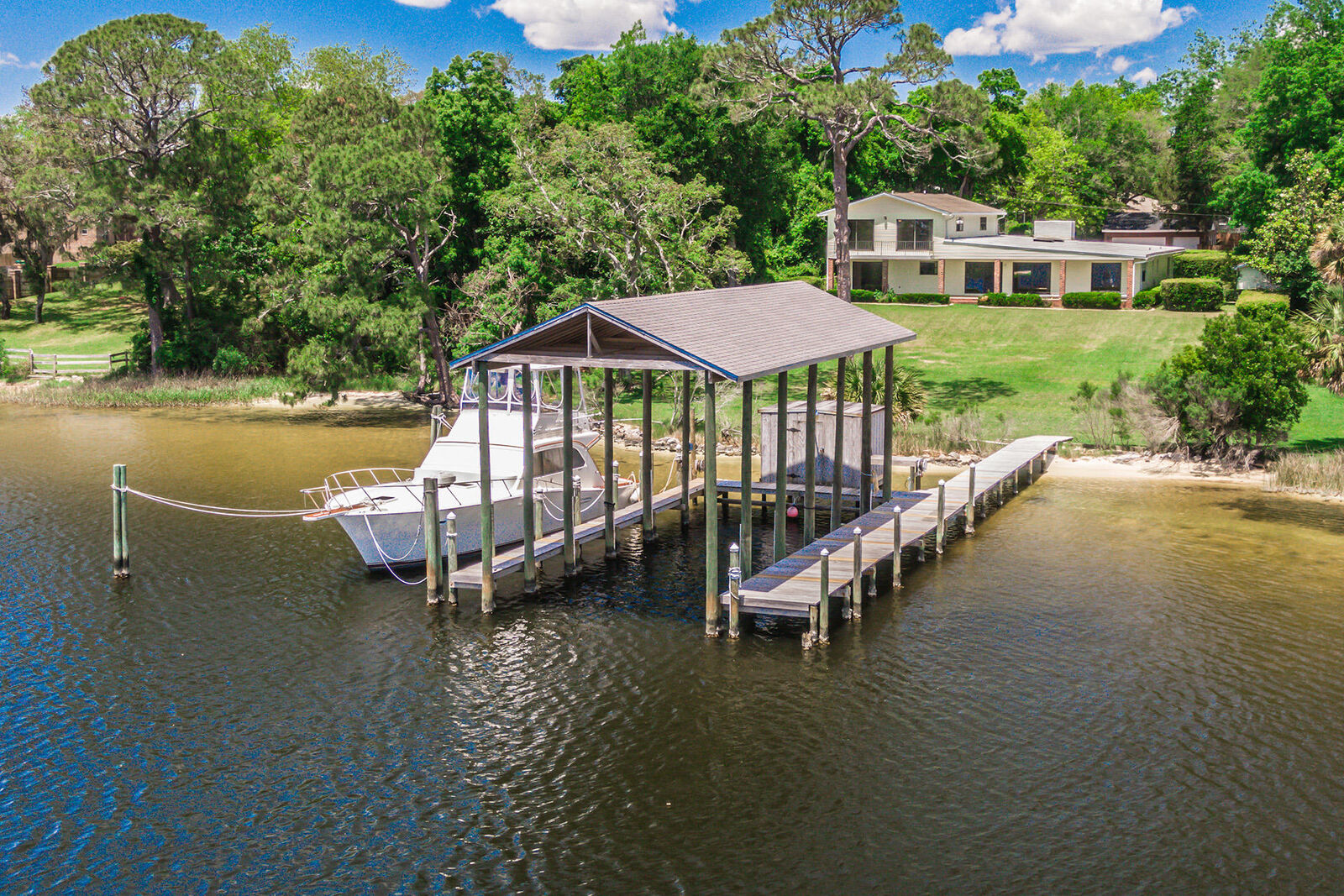 Property Photo: 2364 Twin Bay View FL 32547