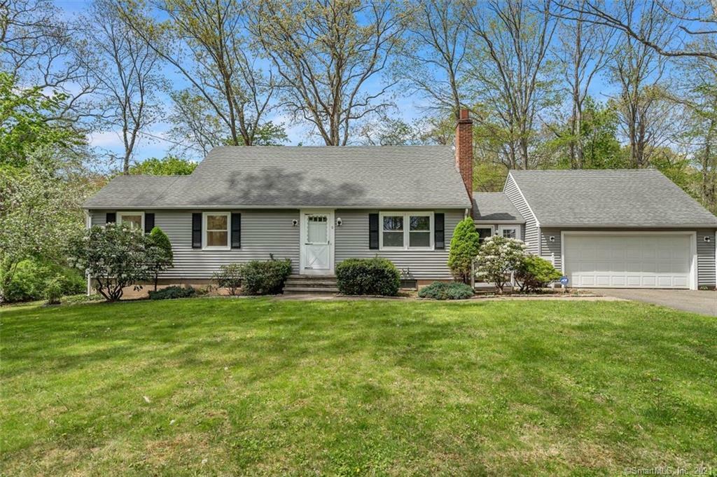 Property Photo: 9 Robin Ridge Drive CT 06443