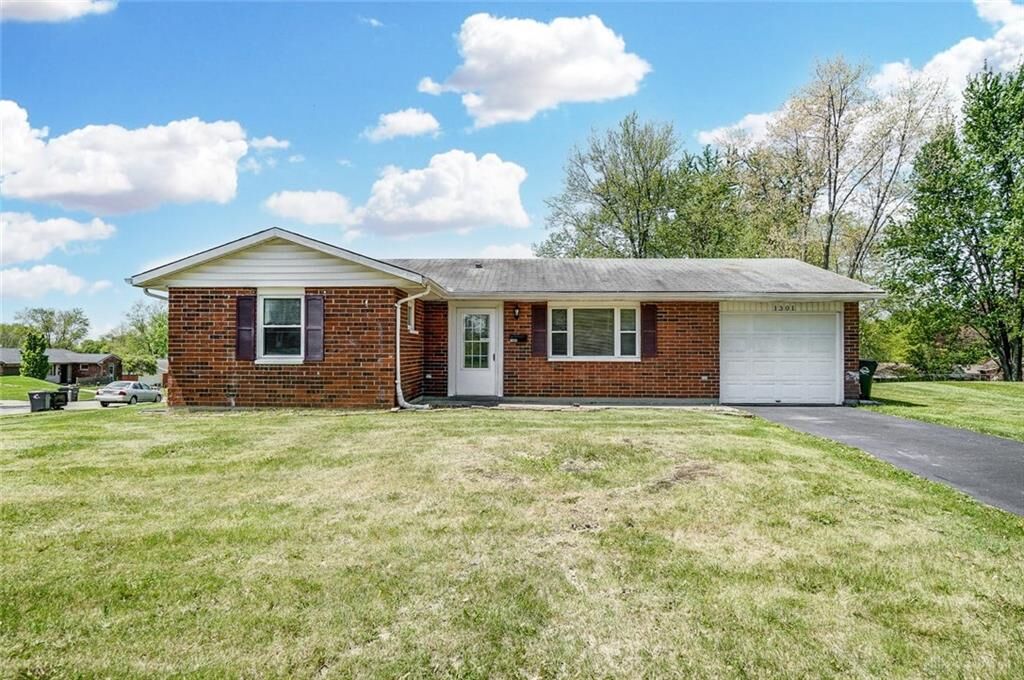 Property Photo: 1301 Sheridan Court OH 45373