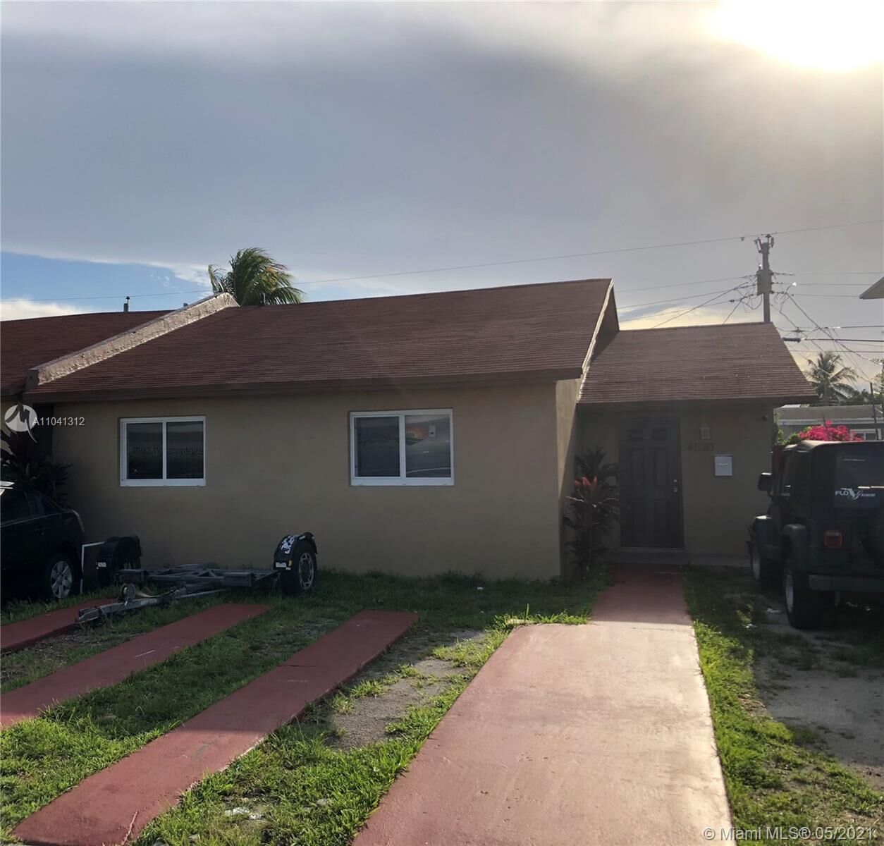 Property Photo: 4520 E 10th Ave FL 33013
