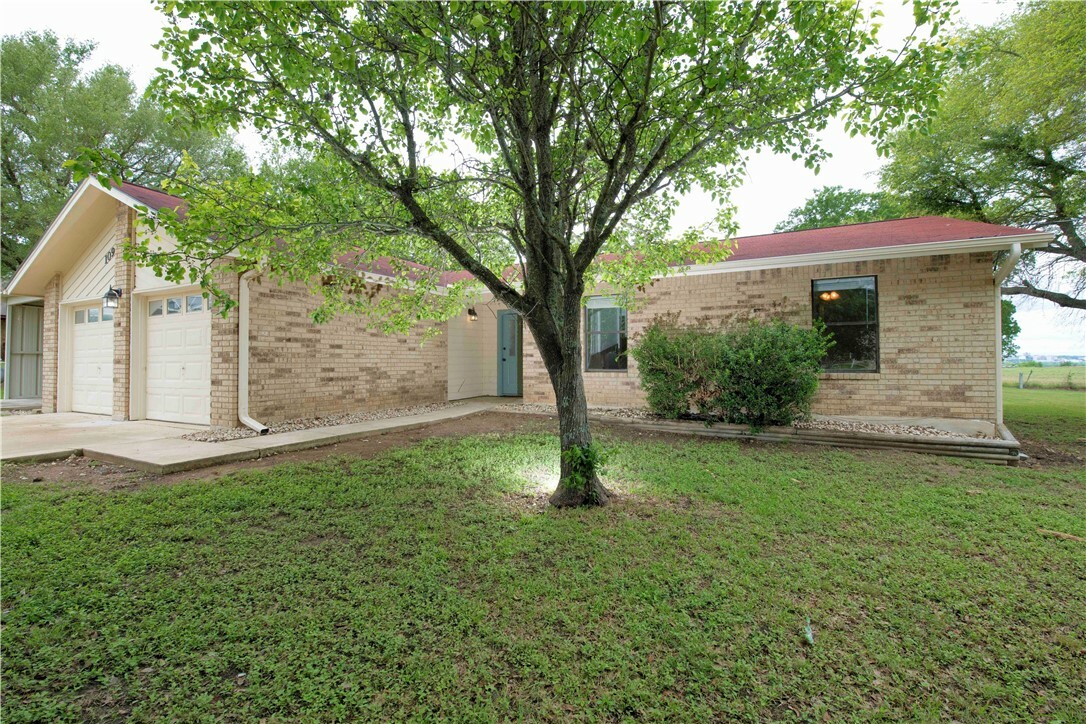 Property Photo:  109 River Hills Drive  TX 78666 