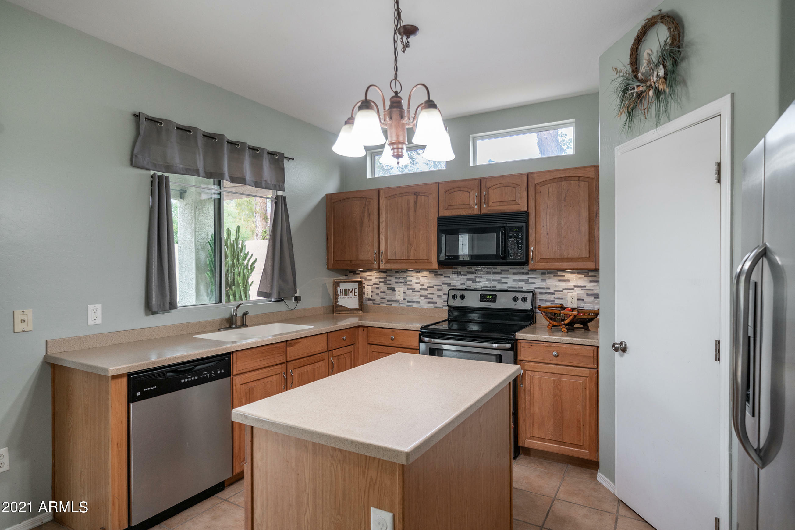 Property Photo: 1447 S Heron Lane AZ 85296