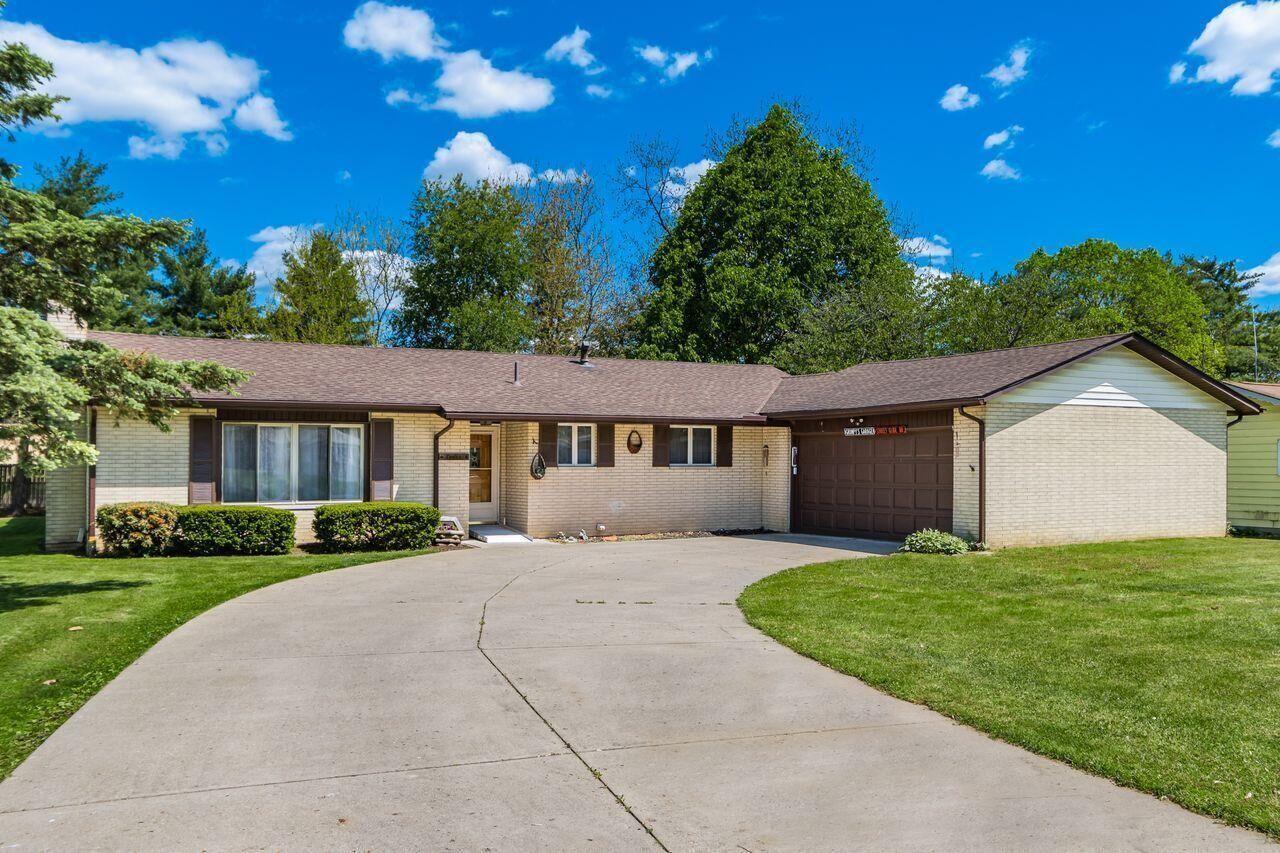 Property Photo:  1182 Conn Way Drive  OH 43056 