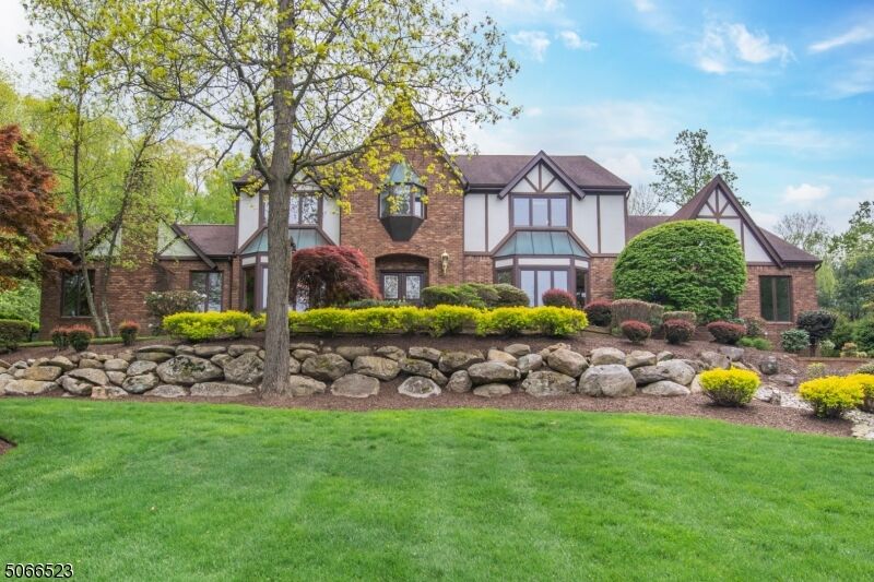 Property Photo:  19 Franklin Ln  NJ 07405 