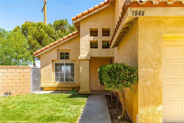 Property Photo:  1846 E Milling Street  CA 93535 