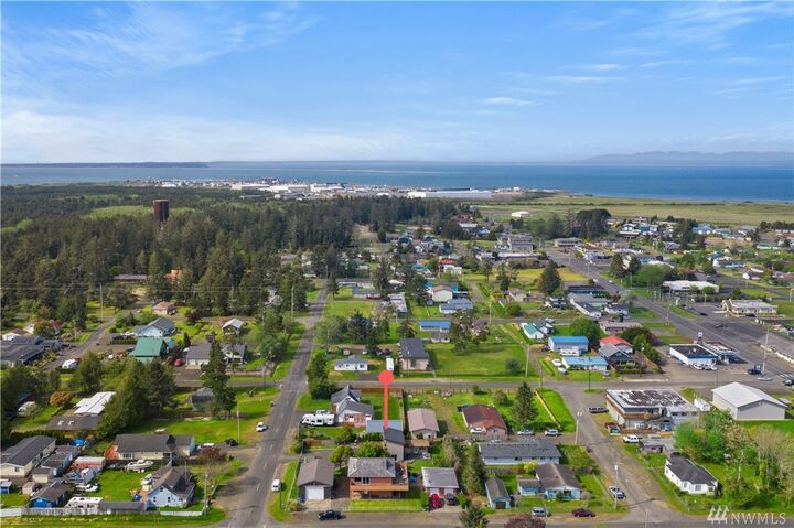 Property Photo: 410 N Broadway WA 98595