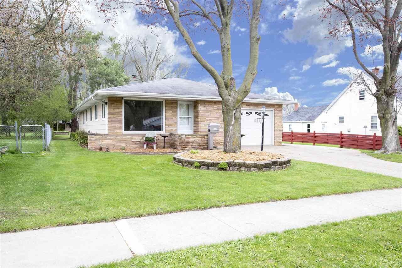 Property Photo: 1835 S Kernan Avenue WI 54915-4237