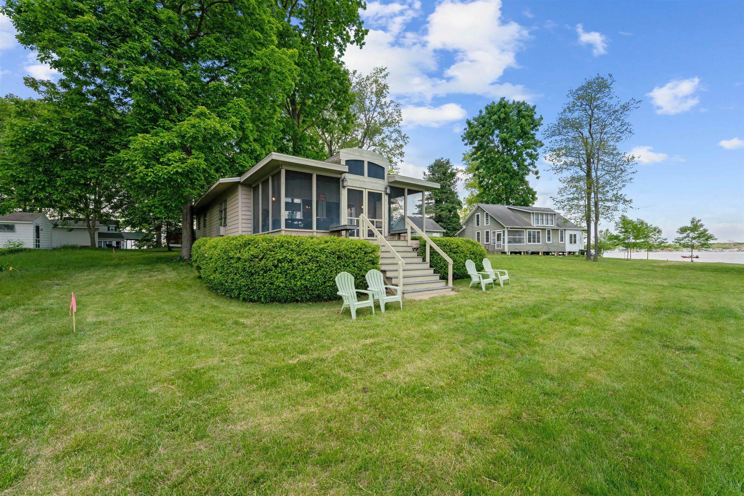 Property Photo:  13394 Orchard Island NE  OH 43046 