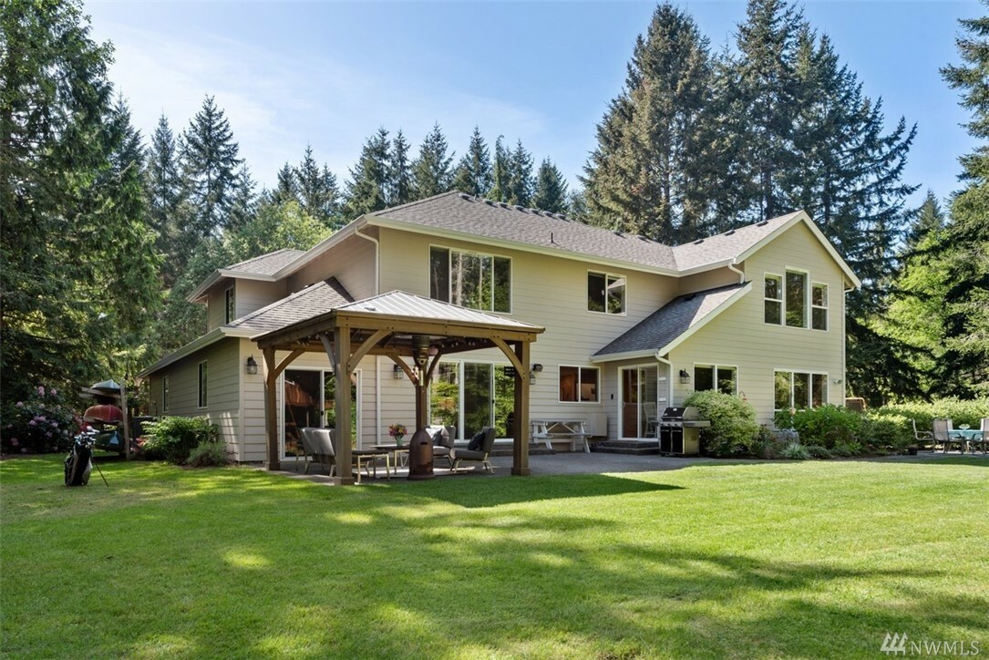 Property Photo:  14524 Chesapeake Place NE  WA 98110 