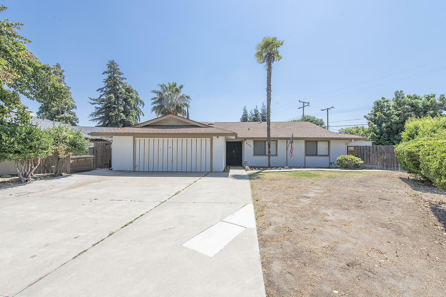 2135 S Woodland Street  Visalia CA 93277 photo