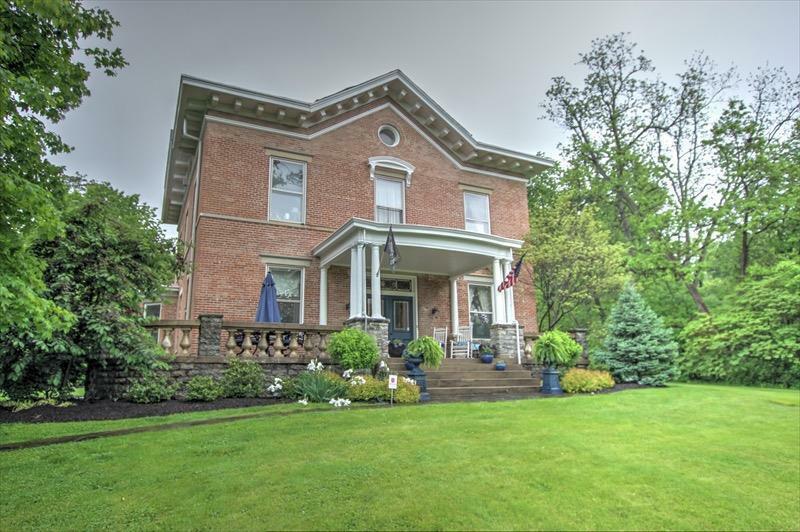 Property Photo: 745 Ivy Ave OH 45246