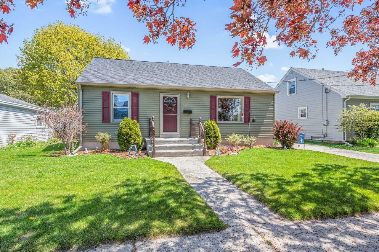 Property Photo: 1309 S 22nd St WI 54220