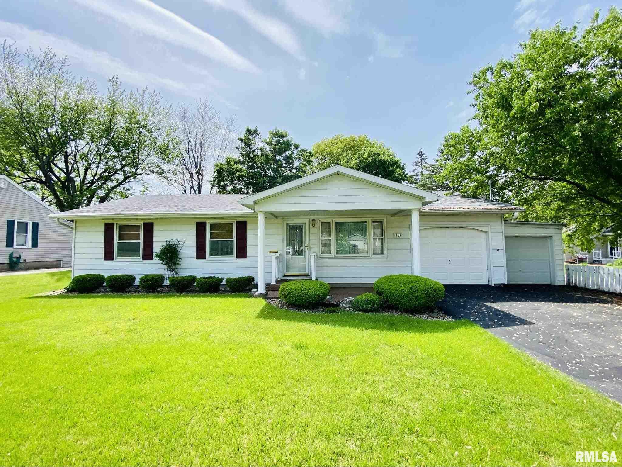 Property Photo:  388 Franklin  IL 61401 