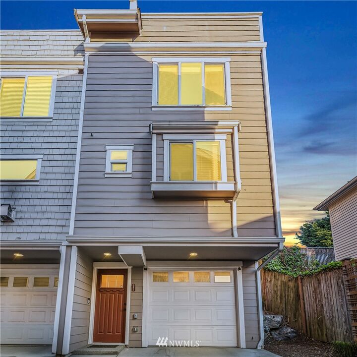 Property Photo:  3617 Albion Place N C  WA 98103 