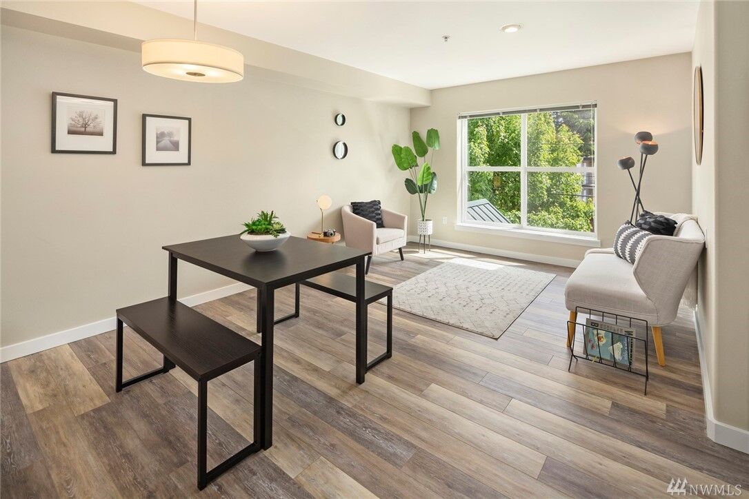 Property Photo: 9057 Greenwood Ave N 407 WA 98103