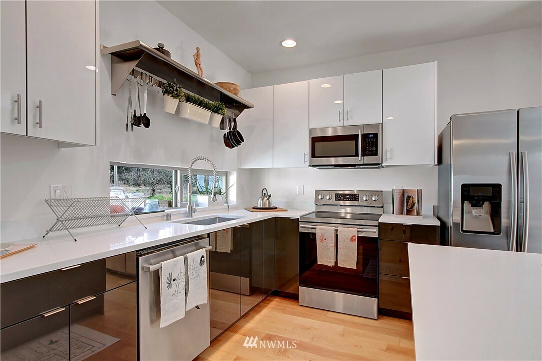 Property Photo:  4216 S Greenbelt Station Drive  WA 98118 