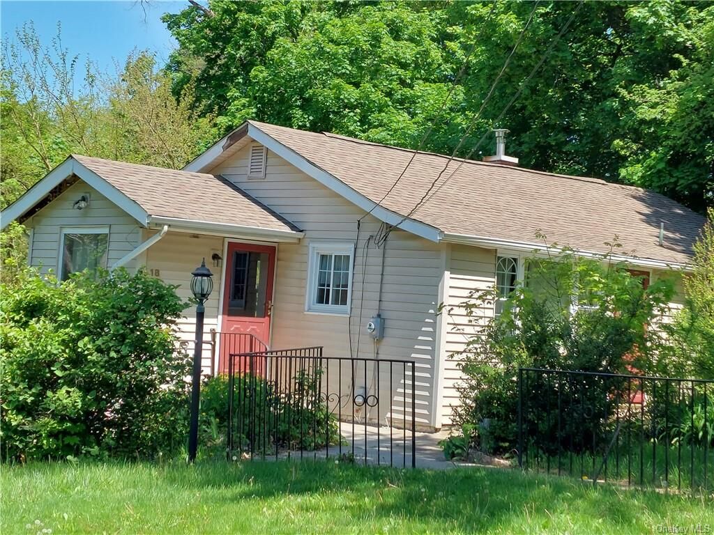 Property Photo:  18 Sunrise Trail  NY 10950 