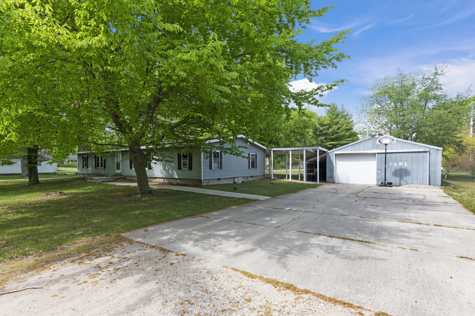 Property Photo:  11407 144th Avenue  MI 49460 
