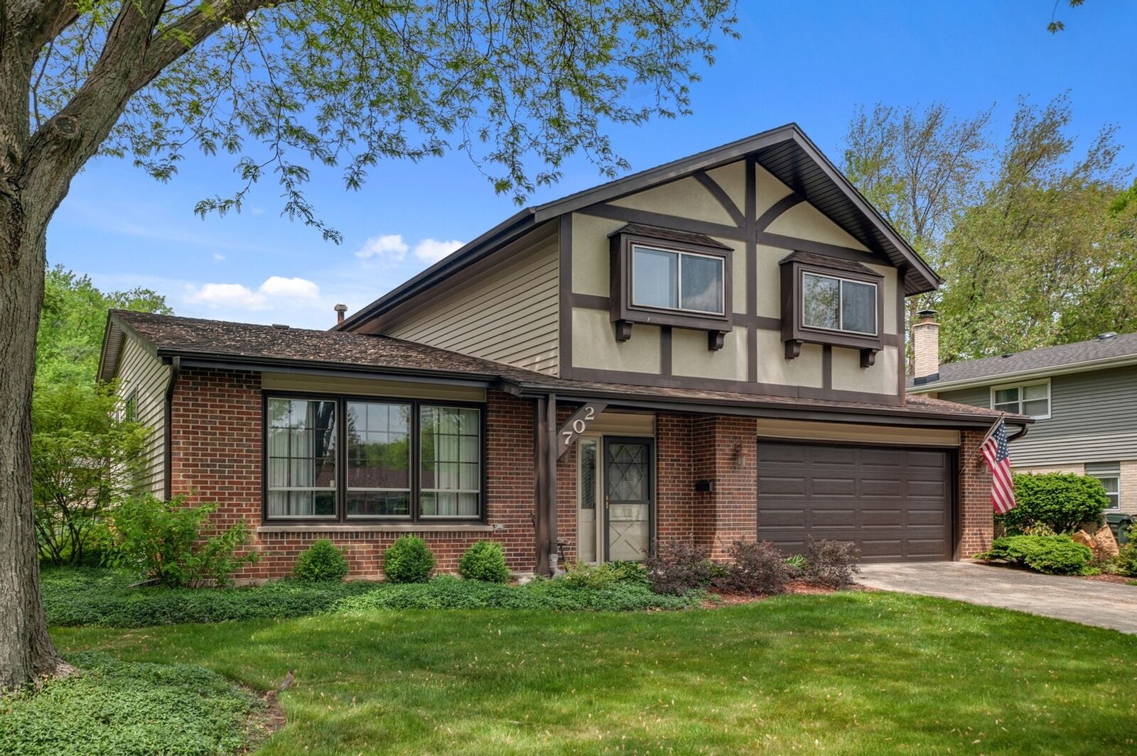 Property Photo: 702 N Rohlwing Road IL 60074