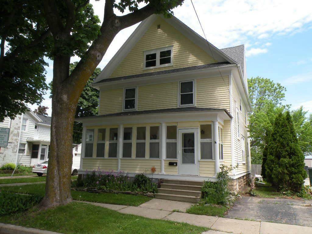 Property Photo:  22 East Thorne Street  WI 54971 