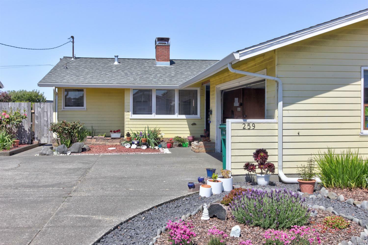 Property Photo:  259 Wall Street  CA 95437 