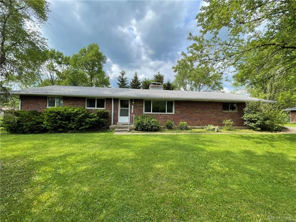 Property Photo: 293 E Spring Valley Pike OH 45458