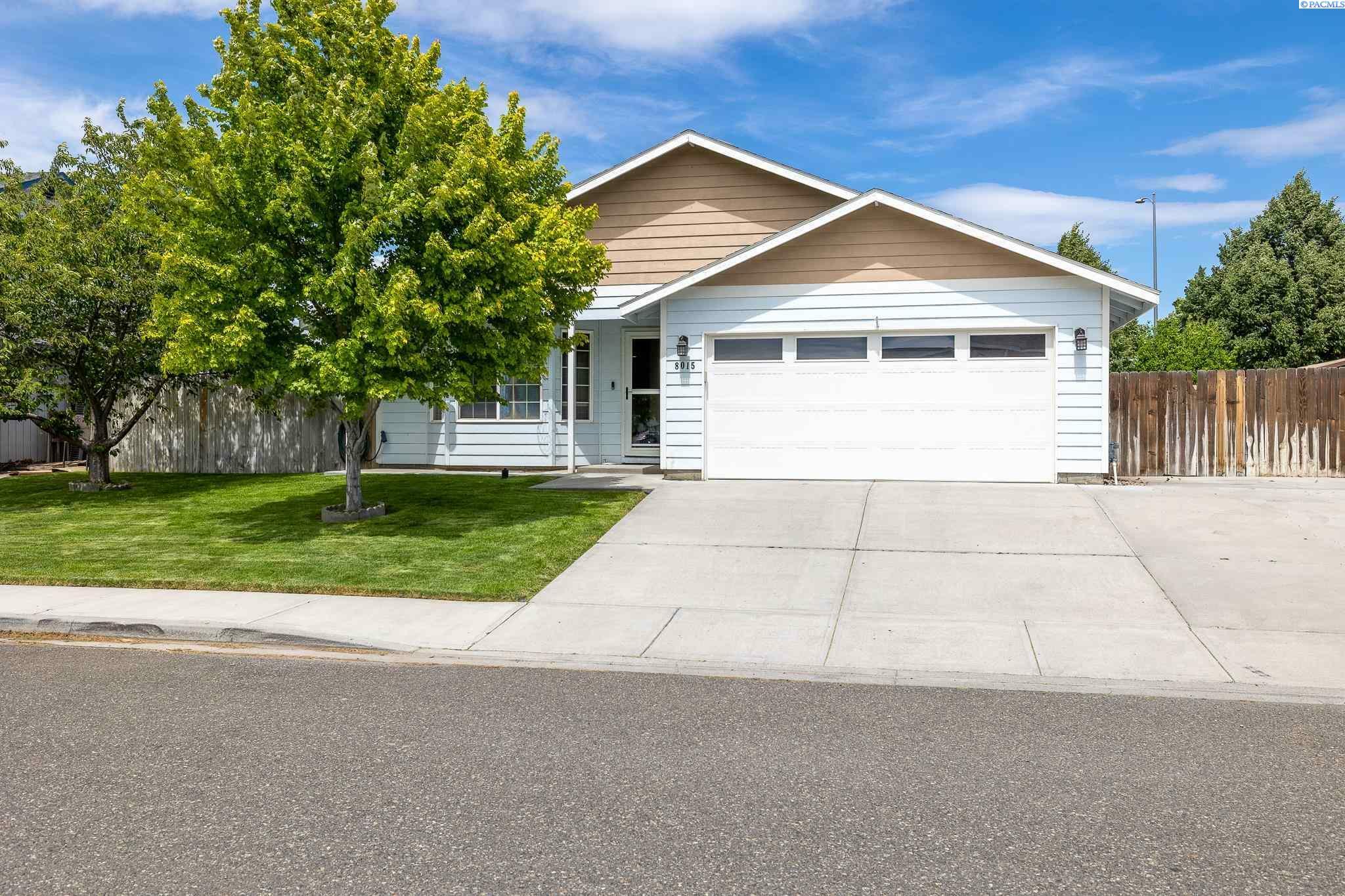 Property Photo:  8015 Redonda Dr  WA 99301 