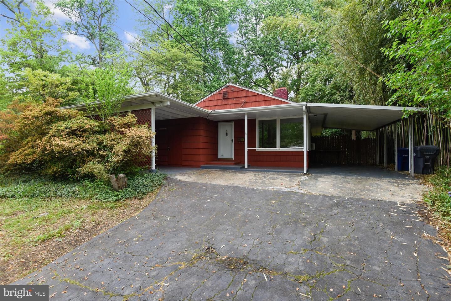 Property Photo:  7133 Oak Ridge Road  VA 22042 