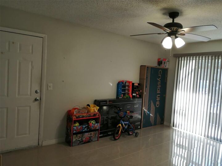 Property Photo:  