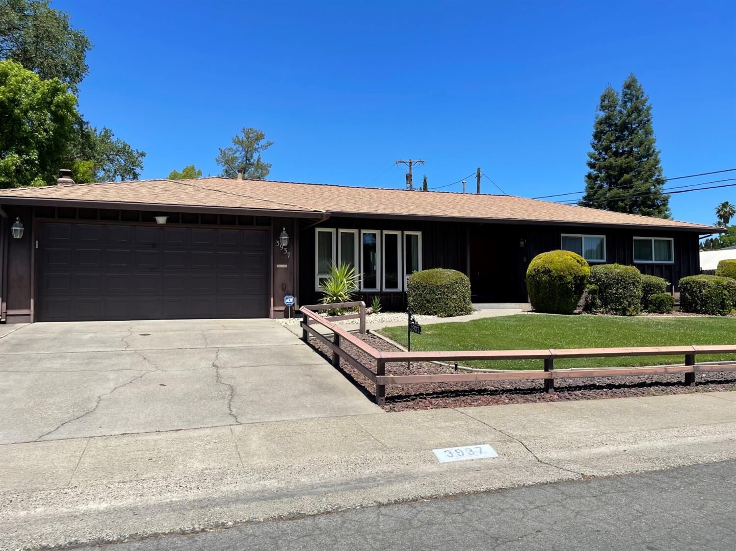 Property Photo: 3937 Pounds Avenue CA 95821