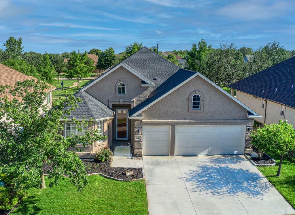 Property Photo: 9505 Rivercrest Drive TX 76207