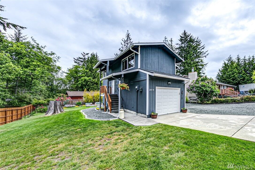 Property Photo: 2419 W 14th St WA 98363