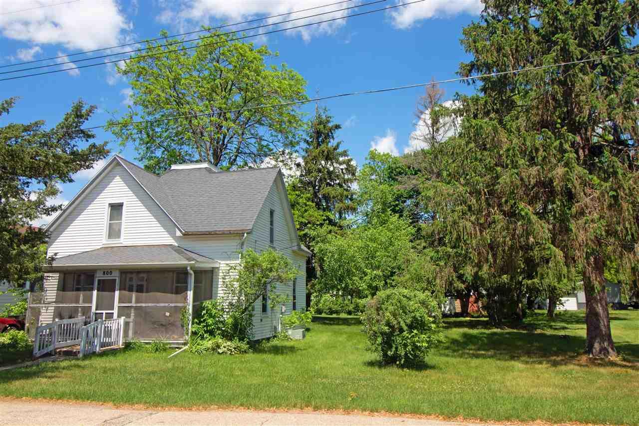 Property Photo:  800 Brown St  WI 53503 