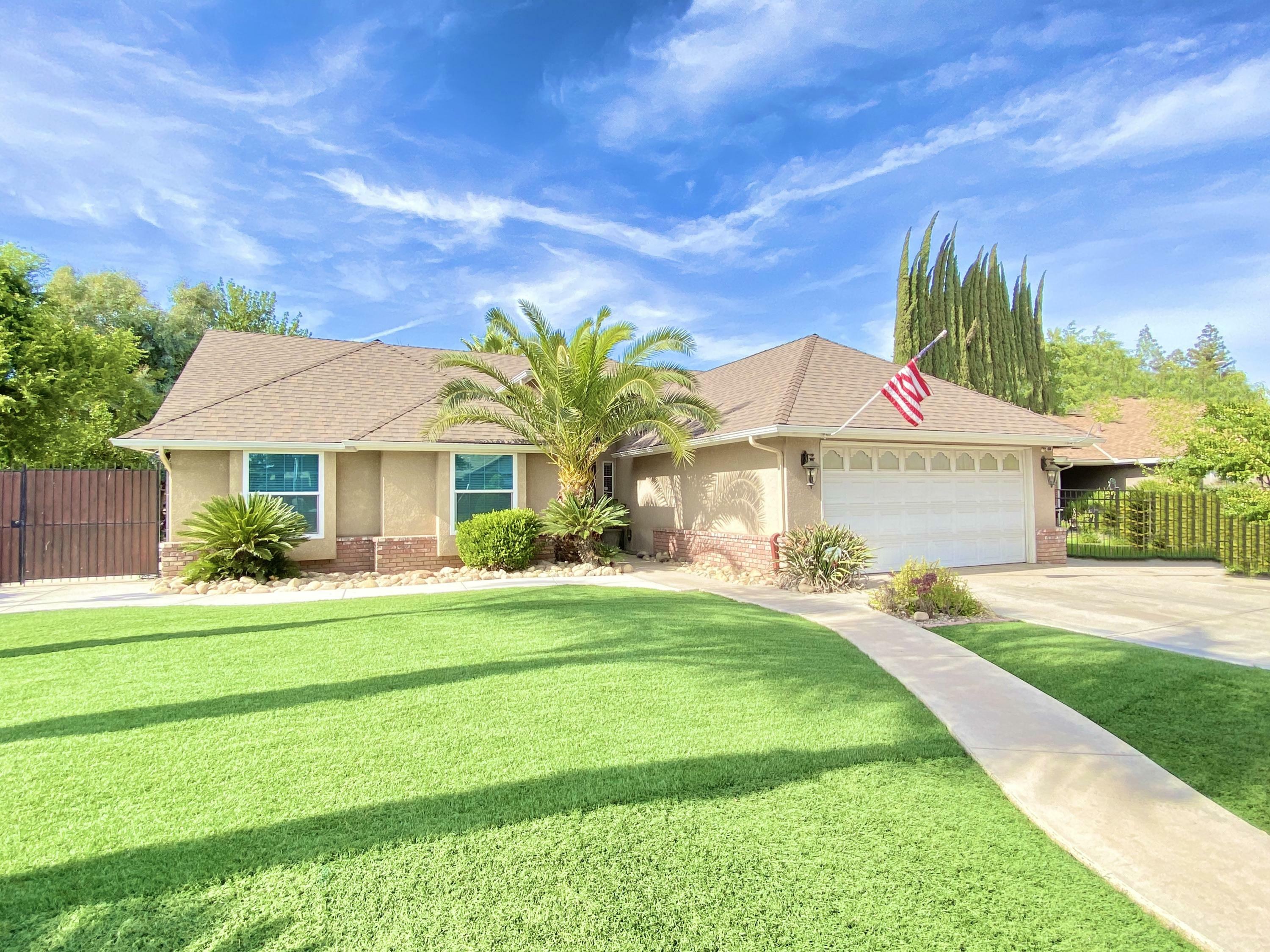 Property Photo:  1590 W Brian Lane  CA 93257 