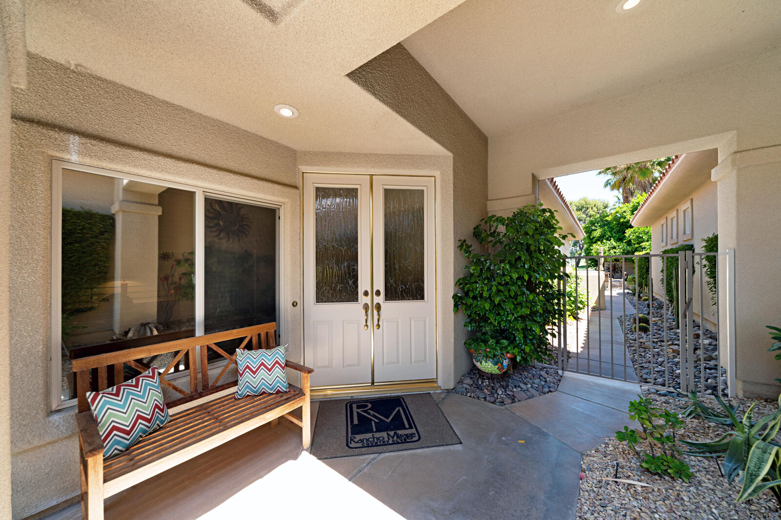 Property Photo: 154 Kavenish Drive CA 92270