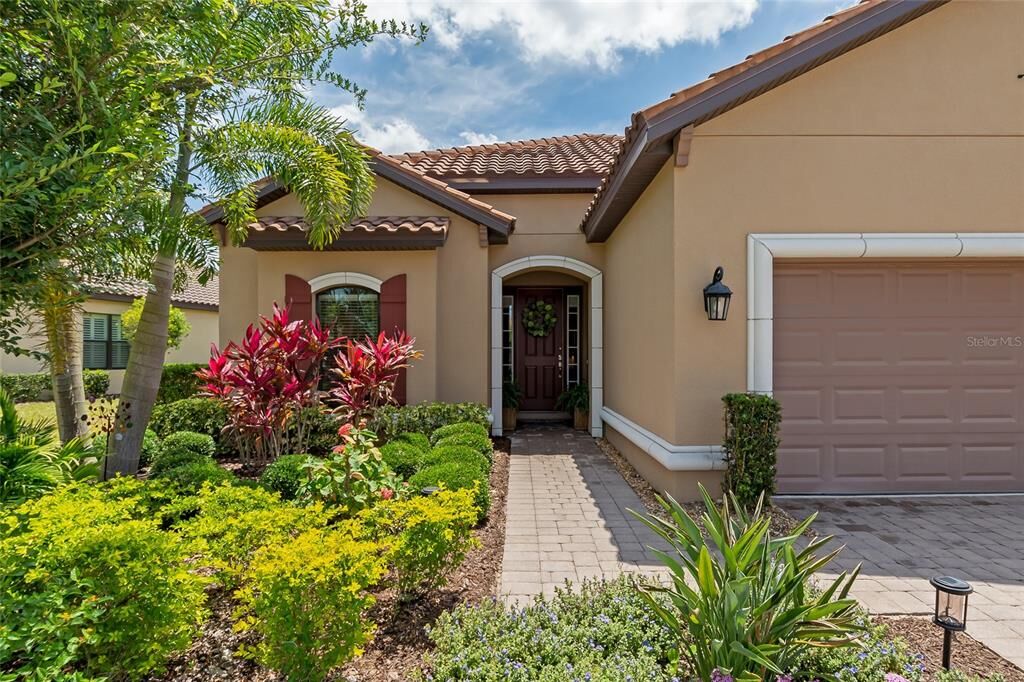 Property Photo:  10116 Craftsman Park Way  FL 34221 