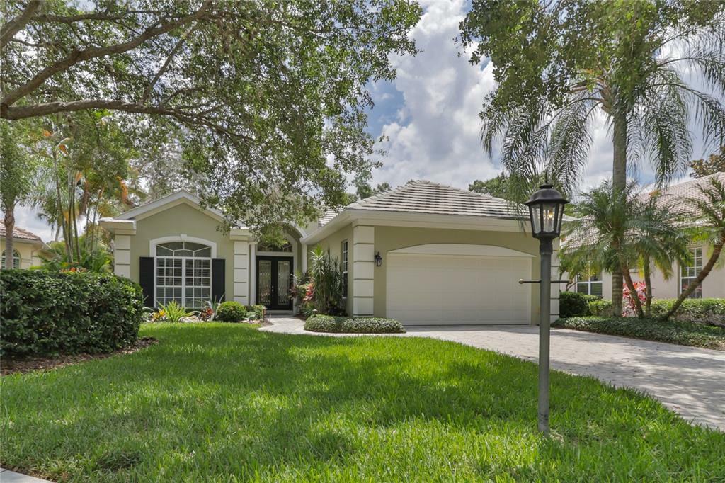 Property Photo:  8127 Abingdon Court  FL 34201 