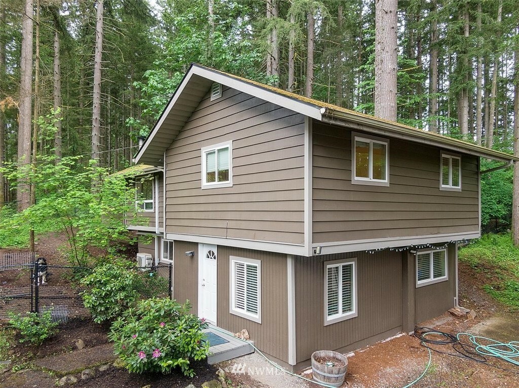 Property Photo:  16521 SE Auburn Black Diamond Road  WA 98092 