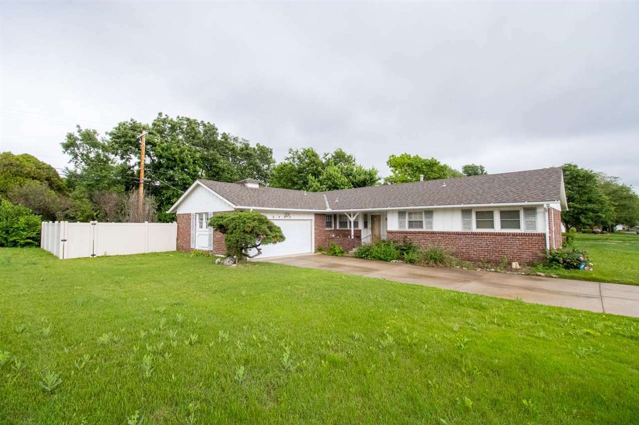 Property Photo:  6402 E Oneida St  KS 67206 