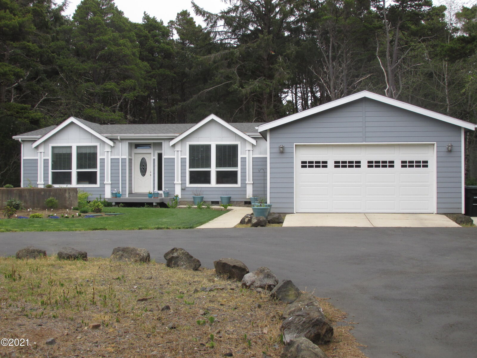 Property Photo: 5556 Hwy 101 N OR 97498